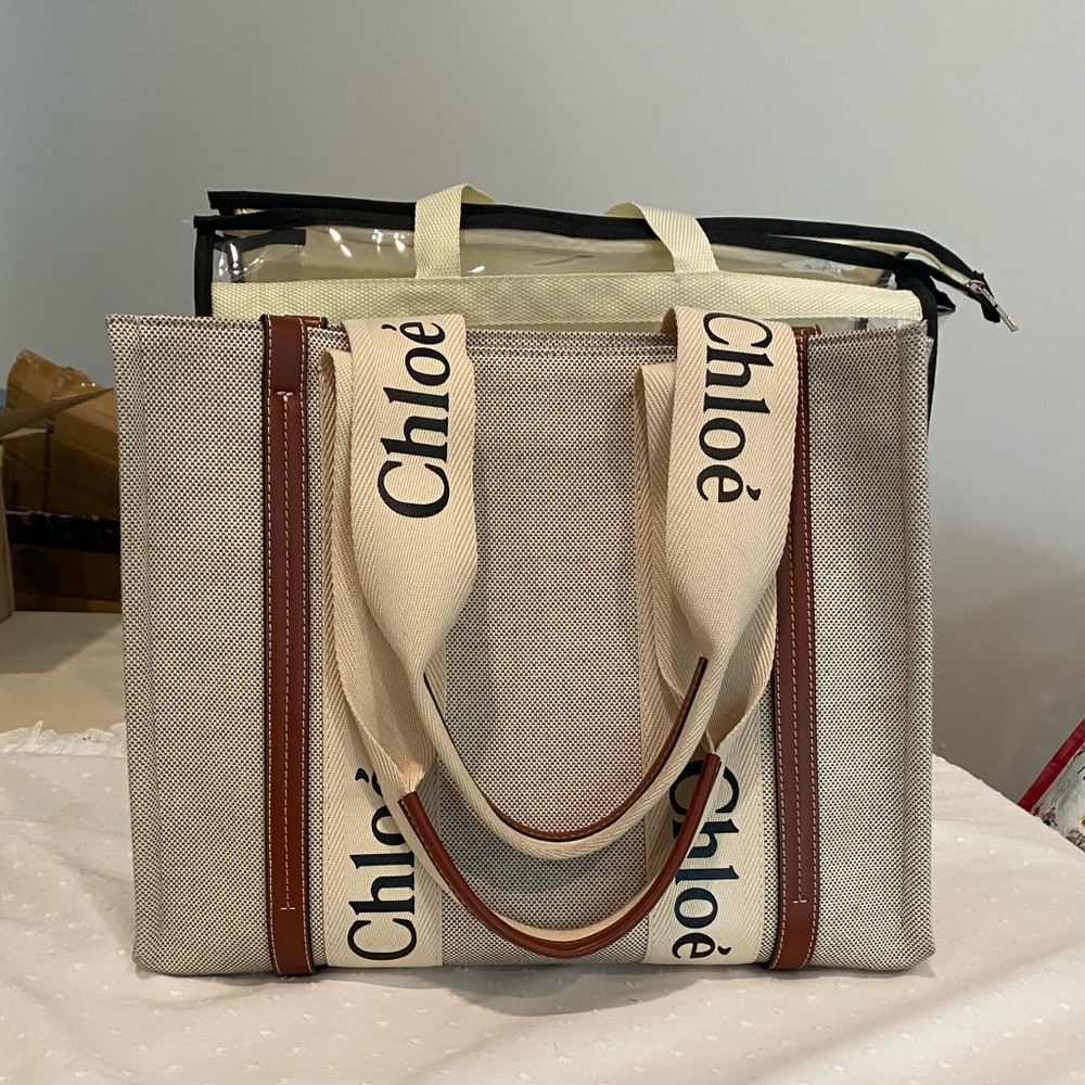 Chloé Woody Medium Tote Bag in Linen